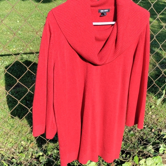 Red cowl neck pull over sweater size 1X - Picture 5 of 8